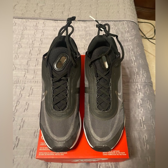 Men’s Nike Air Max 2090 10.5 - Picture 1 of 5